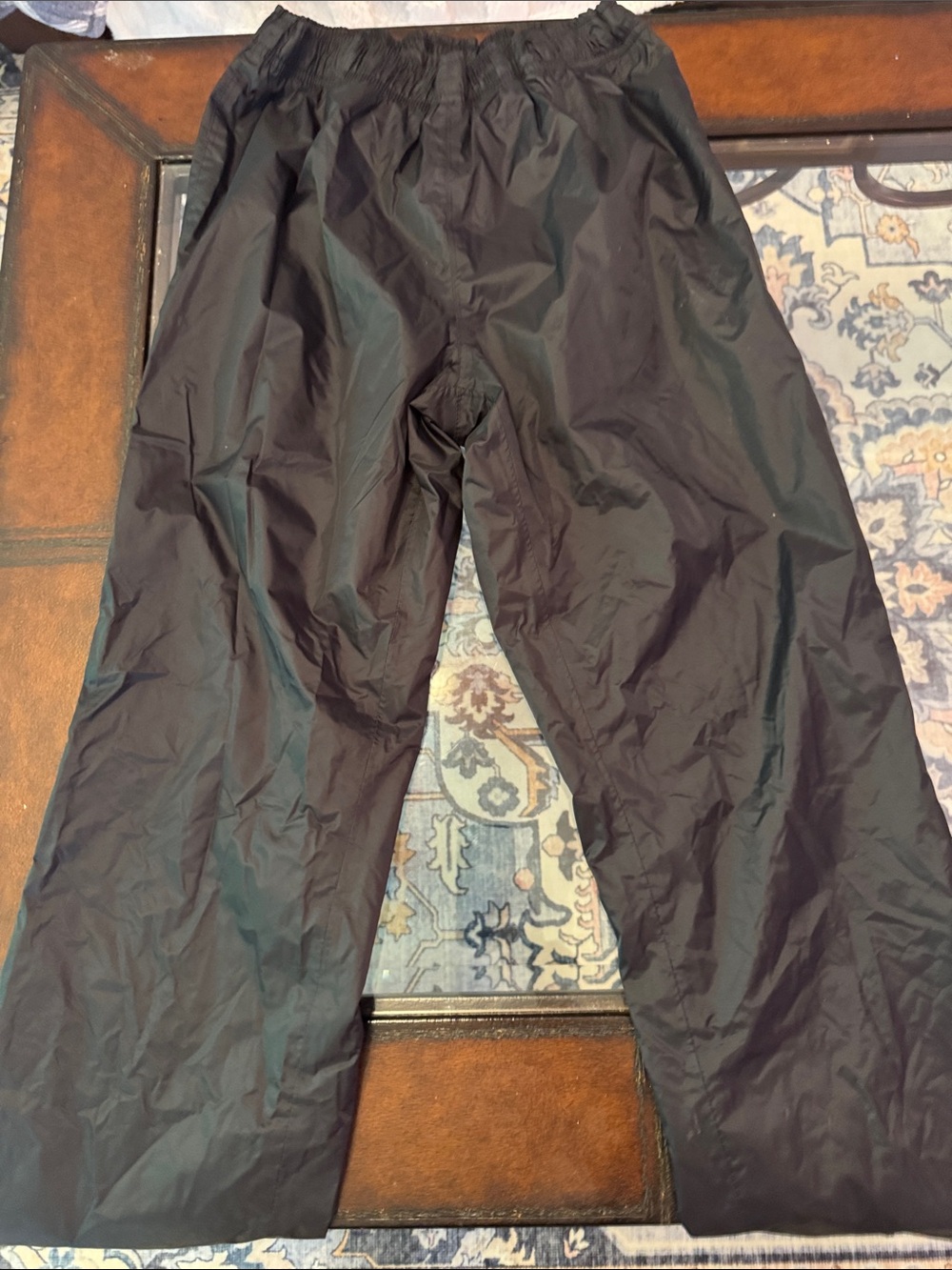 Black Elastic-Waistlightweight Jogger Pants